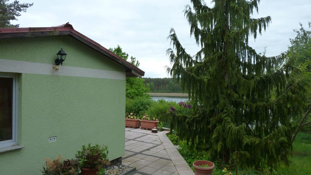 Bungalow Am Kuestrinsee Bei Лихен Экстерьер фото