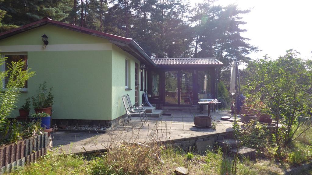 Bungalow Am Kuestrinsee Bei Лихен Экстерьер фото