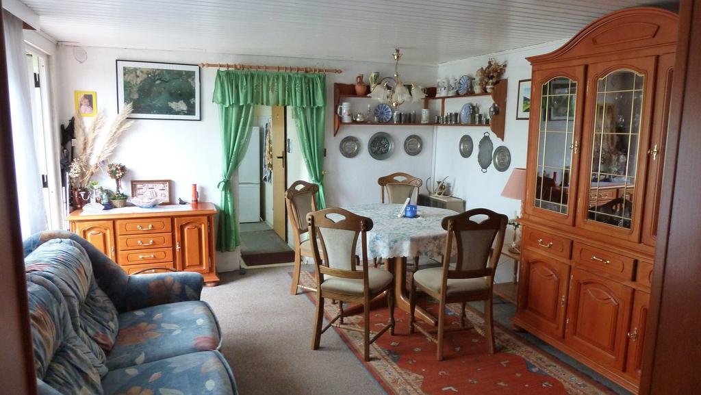 Bungalow Am Kuestrinsee Bei Лихен Экстерьер фото